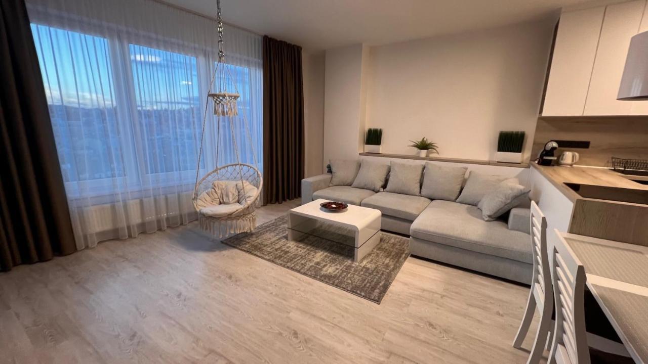 2 Room Apartment, With A View Of The Castle Братислава Екстериор снимка