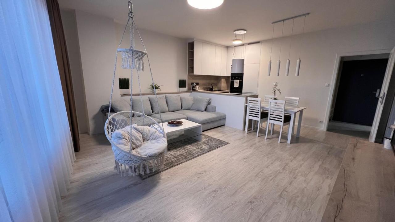 2 Room Apartment, With A View Of The Castle Братислава Екстериор снимка
