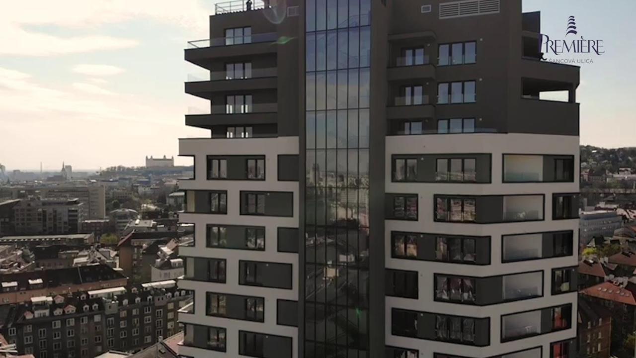 2 Room Apartment, With A View Of The Castle Братислава Екстериор снимка